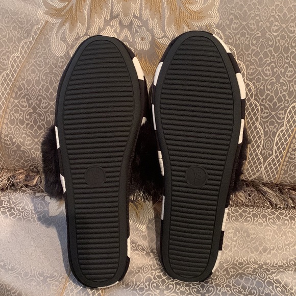 Victoria Secrets Polka dot slippers - Picture 2 of 9